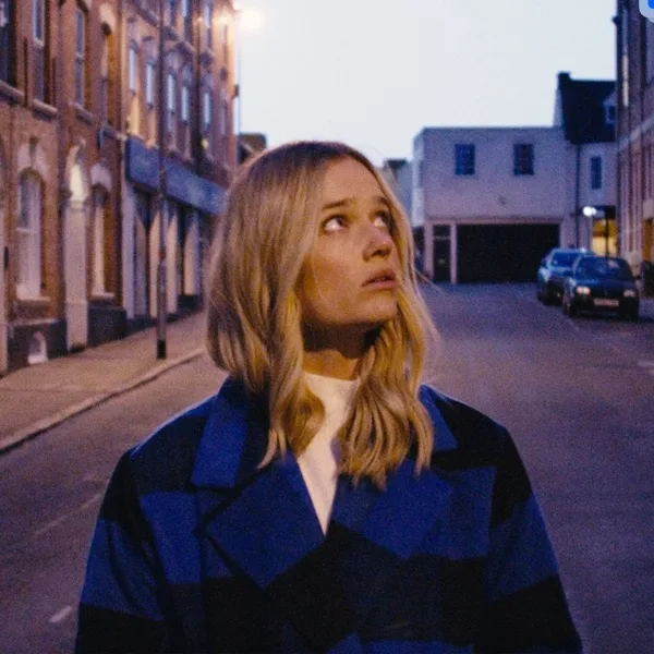 Kissing in the Cold — Florrie